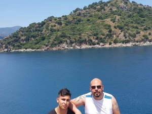 20 Yaşındaki Genç, Babasını Av Tüfeğiyle Öldürdü