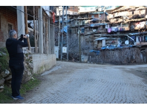 Uşaklı Fotoğrafçılar Demirci’nin Sanatkarları Ve Güzelliklerini Çekti