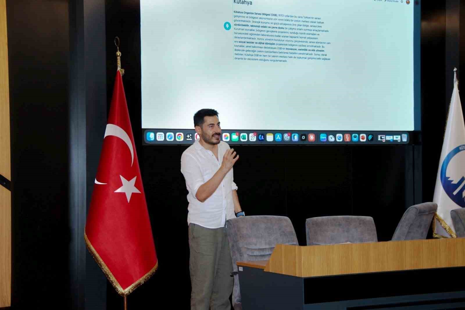 kutahya-osb-akademi-de-yapay-zekayi-is-hayatinda-etkin-kullanma-egitimi-gerceklestirildi