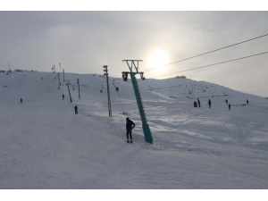 Bitlisliler Hafta Sonlarını Kayarak Geçiriyor