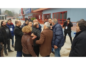 Kulüp Başkanı Ve Futbolcu Babası Arasında Maç Sonrası Gerginlik