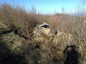 Kamyonet Takla Attı, Tonlarca Meyve Yola Saçıldı