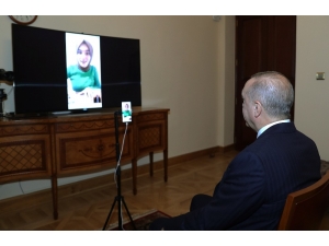 Cumhurbaşkanı Erdoğan, Ümmü Gülsüm Genç’le Sosyal Medyada Canlı Görüştü