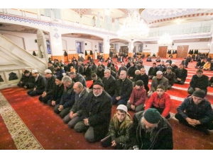 Hacılarlılar Sabah Namazında Bir Araya Geldi