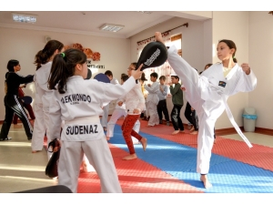 Altındağ Kreşlerinde Karagöz Günleri