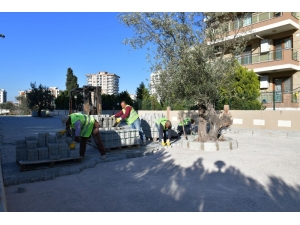 Çiğli’de Yollar Yenileniyor