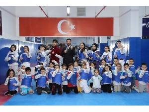 Kağıthane’de Geleceğin Şampiyonları Yetişiyor
