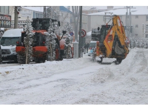 Özalp İlçesinde Kar Yağışı