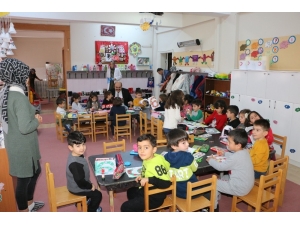 Anaokulu Öğrencilerine Başkan Orhan Sürprizi