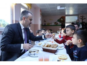 Başkan Amca’dan Ballı Ekmek