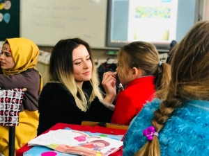 ’Kardeşim Üşümesin’ Projesi Miniklerin Yüzünü Gülümsetmeye Devam Ediyor