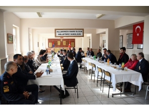 Kıbrıs Barış Harekatı’na Katılan Gazilere Milli Mücadele Madalyası Ve Beratı Verildi