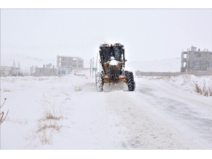 Tuşba Belediyesinden Karla Mücadele Çalışması