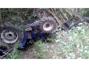 Traktör Şarampole Uçtu: 1 Yaralı