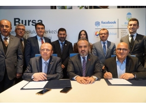 Bursa’da "Facebook İstasyonu" Protokolü İmzalandı