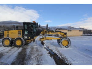 Canlı Hayvan Pazarında Kar Temizliği