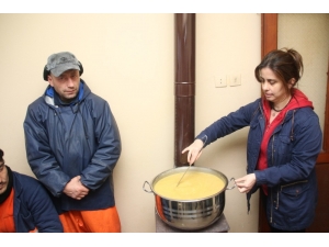 Başkan Yanmaz Temizlik Personeli İle Sabah Çorbası İçti