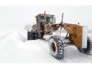 Van’da 143 Yerleşim Yerinin Yolu Ulaşıma Kapandı