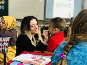 "Kardeşim Üşümesin" Gülümsetmeye Devam Ediyor