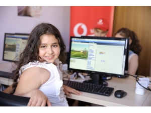 Vodafone, Çevresel Etkisini Yarıya İndirecek