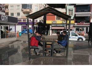 Doğuda Kar Kilis’te Bahar