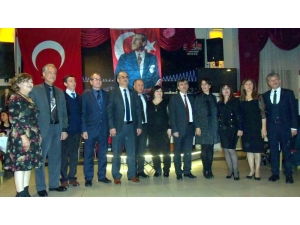 Emekli Öğretmenler Plaketle Onurlandırdı