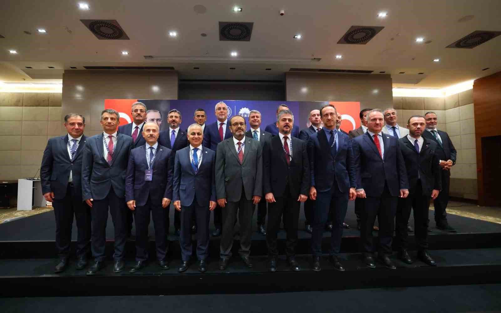 adu-calisma-hayatinda-dijital-donusum-seminerinde-temsil-edildi