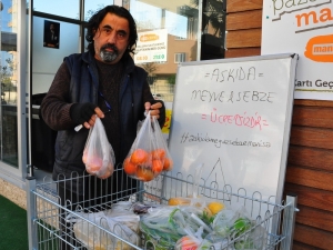 Üniversitelilerin Yüzü “Askıda Meyve, Sebze” İle Güldü