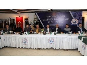 Erü Rektörü Çalış, Gazetecilerle Bir Araya Geldi