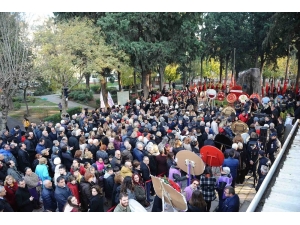 Zübeyde Hanım, İzmir’deki Mezarı Başında Anıldı