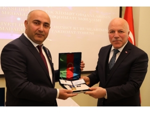 Azerbaycan Cumhurbaşkanı Aliyev’den Sekmen’e Onur Madalyası