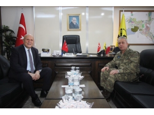 Garnizon Komutanı Diker’den Başkan Pekmezci’ye Ziyaret