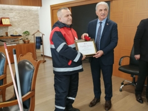 Köpeği Kurulayan Temizlik İşçisinin Geçmişinden Dram Çıktı