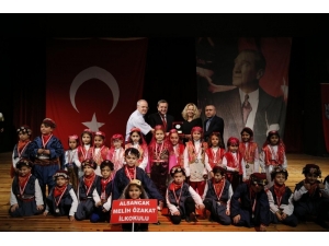 Konak’ta Halk Oyunları Şenliği Göz Doldurdu