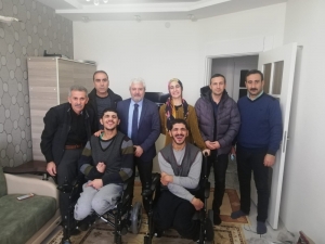 Engelli İkizlerin Akülü Araç Mutluluğu