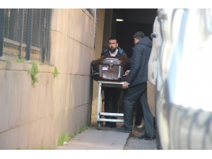 Çeşme’deki Faciada Ölenlerin Cenazeleri Teslim Edilmeye Başlandı