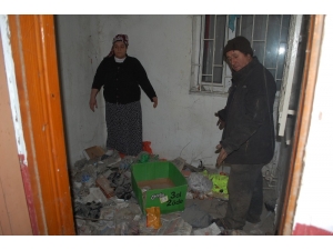 Apartman Boşluğuna Atılan Çöplerden Bıkan Çift Suç Duyurusunda Bulundu