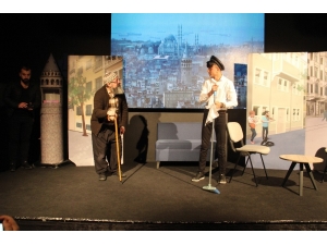 Genç Yetenekler “Beyoğlu’nda Gezersin” Oyunuyla Performanslarını Sergiledi