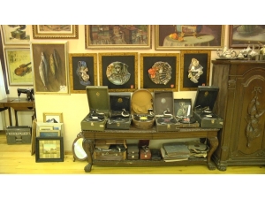 Antika Tutkusu Nedeniyle Evini Müzeye Çevirdi