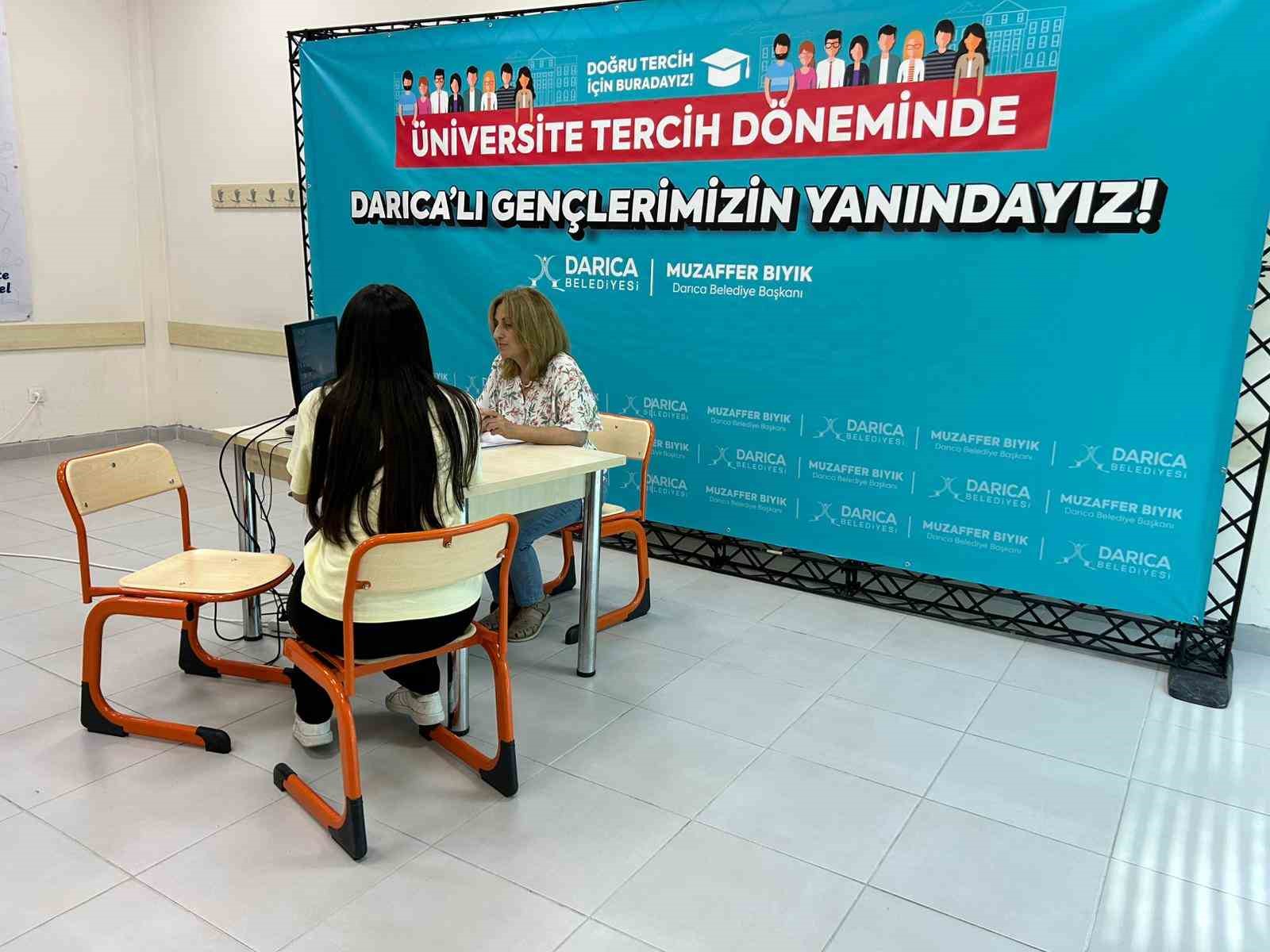 darica-da-yks-ogrencileri-icin-ucretsiz-tercih-danismanligi-basladi