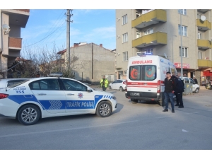 Cami Çıkışı 76 Yaşındaki Yaşlı Adama Araç Çarptı