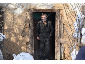 Köyde Mahsur Kalan 74 Yaşındaki Yaşlı Adamı Belediye Ekipleri Kurtardı