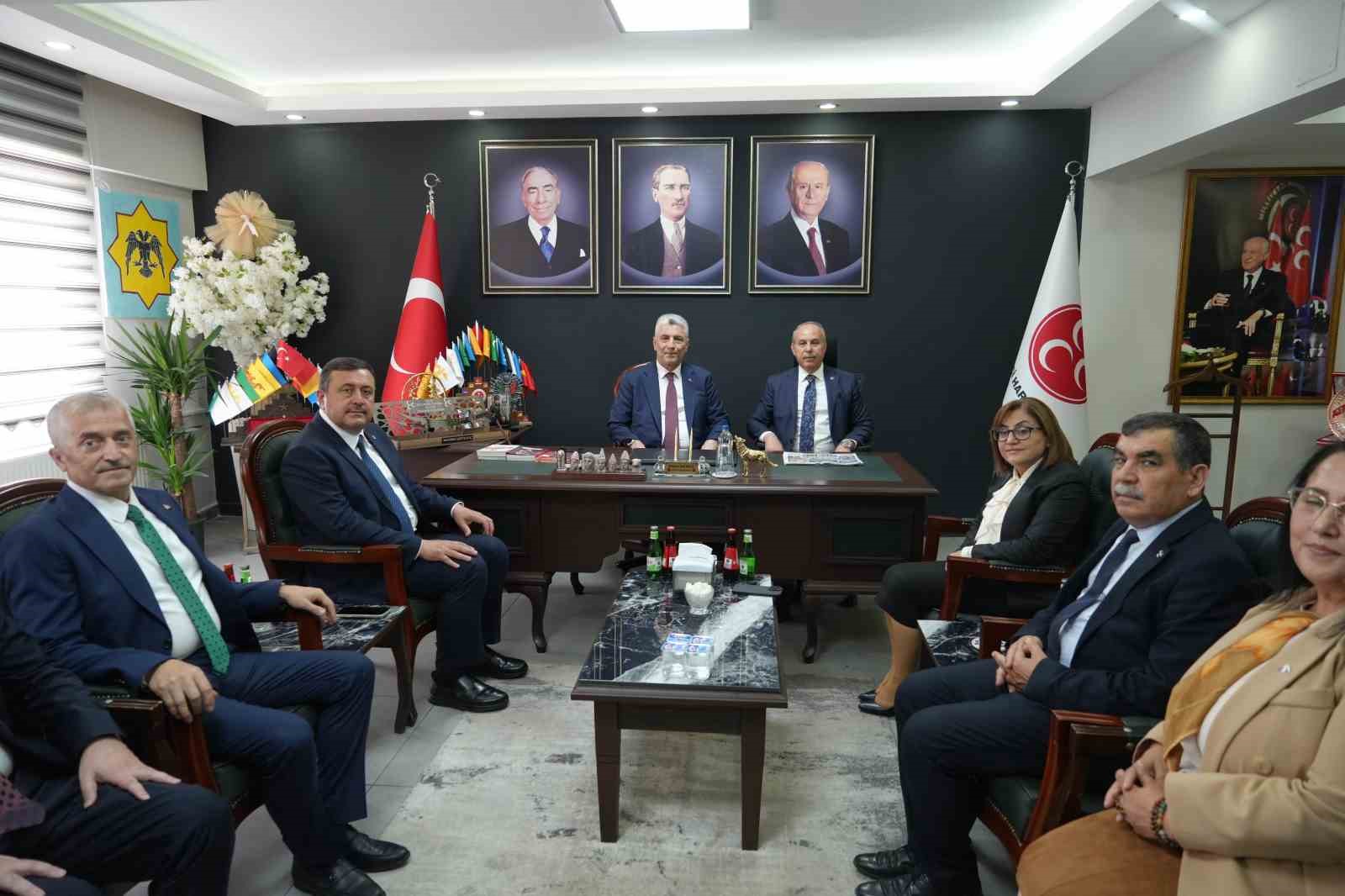 bakan-bolat-tan-mhp-gaziantep-il-baskani-kilic-a-hayirli-olsun-ziyareti