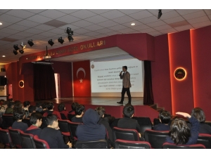 Gkv’de Ergenlik Konusu Anlatıldı