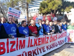 Maaş Bordroları Yakıp, Zamma Tepki Gösterdiler