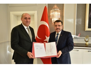 Mehmet Akif Ersoy Kapalı Yüzme Havuzu Ortahisar’a Devredildi!