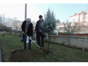 İsmet Amca İstedi, Başkan Evine Götürdü