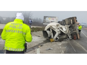 Edirne’de Beton Mikser Yan Yattı: 1 Yaralı