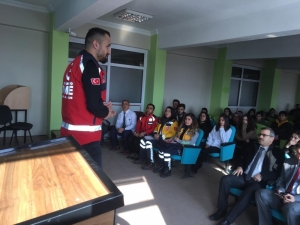 Hakkari’de İlk Yardım Eğitim Etkinliği Düzenlendi