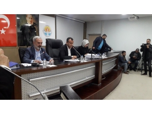 Adana Büyükşehir Belediyesi’nde "Yetki Gaspı" Tartışması